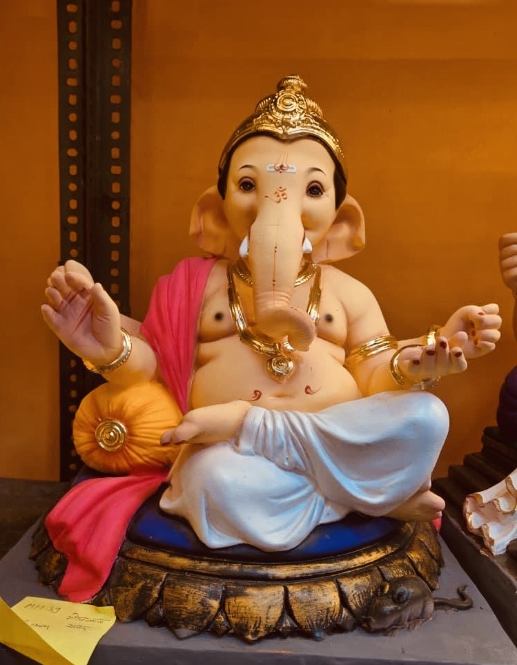 Round Ganesh Murti